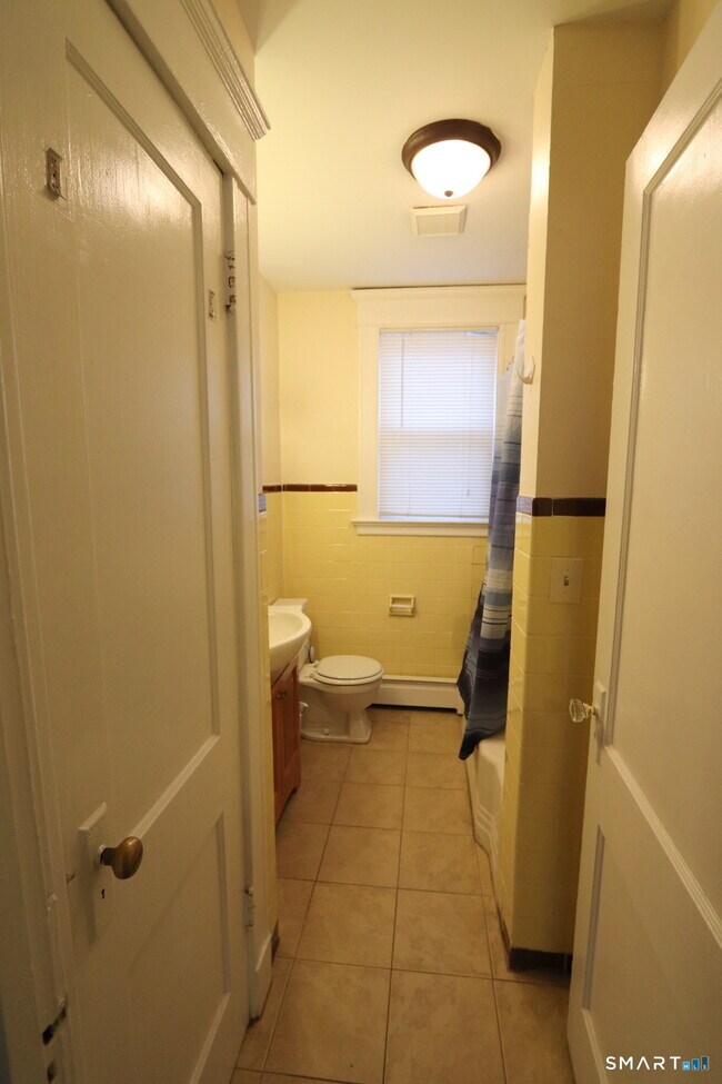 Building Photo - 814 Orange St