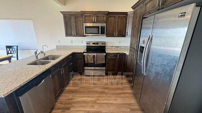Building Photo - 8044 N Clydesdale Dr