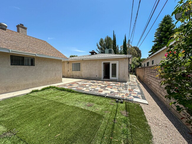 Building Photo - 7353 Yarmouth Ave