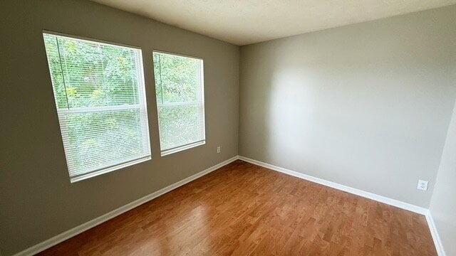 Building Photo - NORTH EAST/LAWRENCE 4 BEDROOM 2.5 BATH NEWER HOME AVAILABLE NOW!