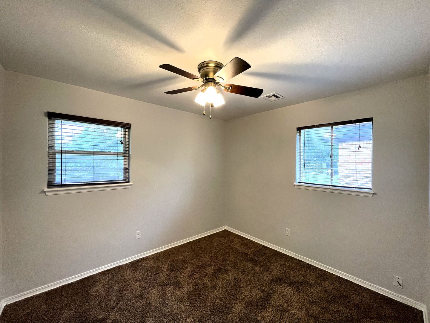 Building Photo - 7400 S Drexel Pl