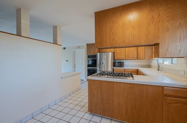 Building Photo - 509 Manor Dr