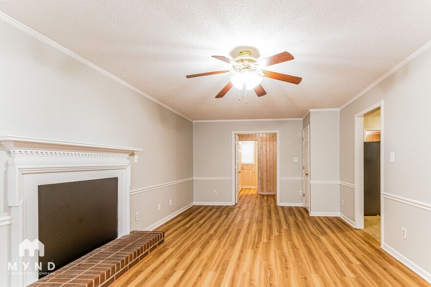 Building Photo - 220 Glaive Dr
