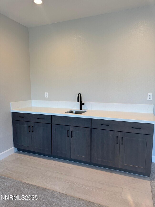 Building Photo - 1521 Golf Club Dr