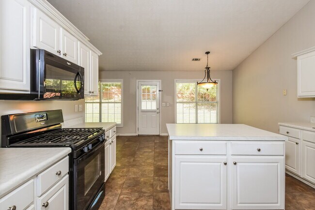 Building Photo - 2585 Fairmont Park Ct