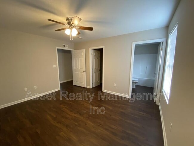 Building Photo - 2022 Bluebonnet Drive