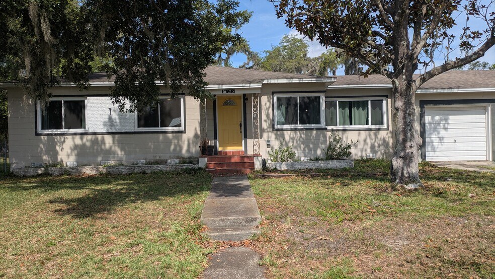 Primary Photo - 215 S Elm Rd