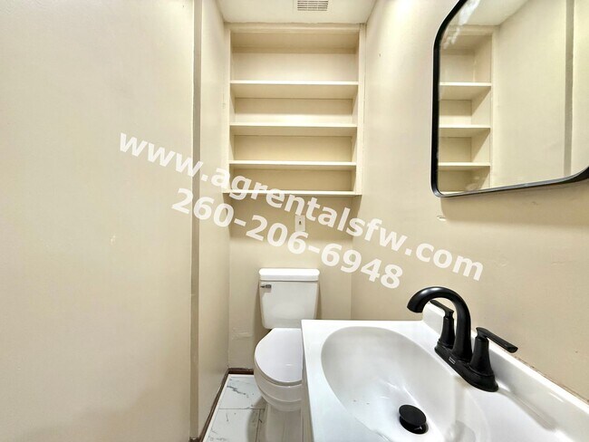 Building Photo - 1829 Broadway