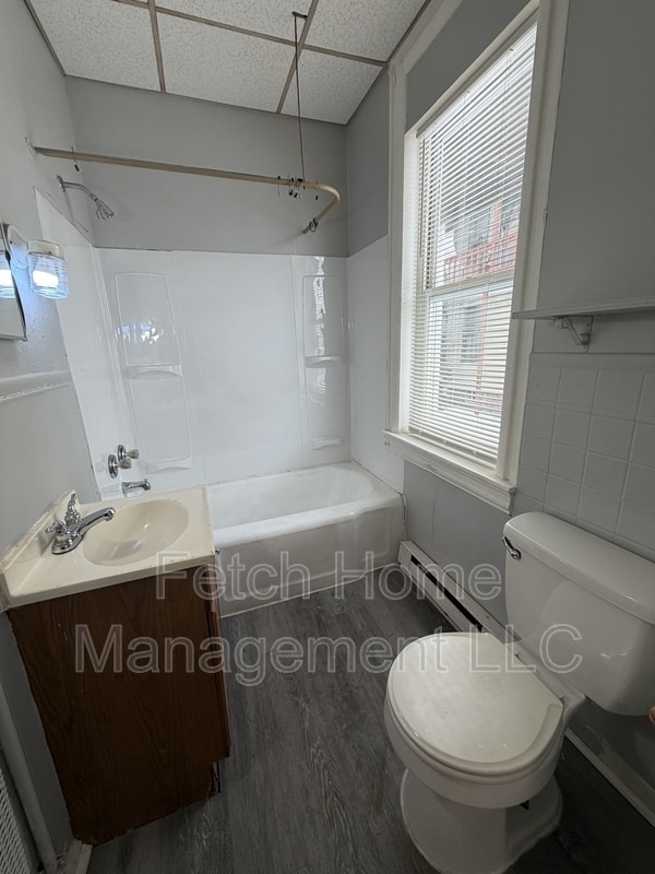 Building Photo - 569 W Philadelphia St