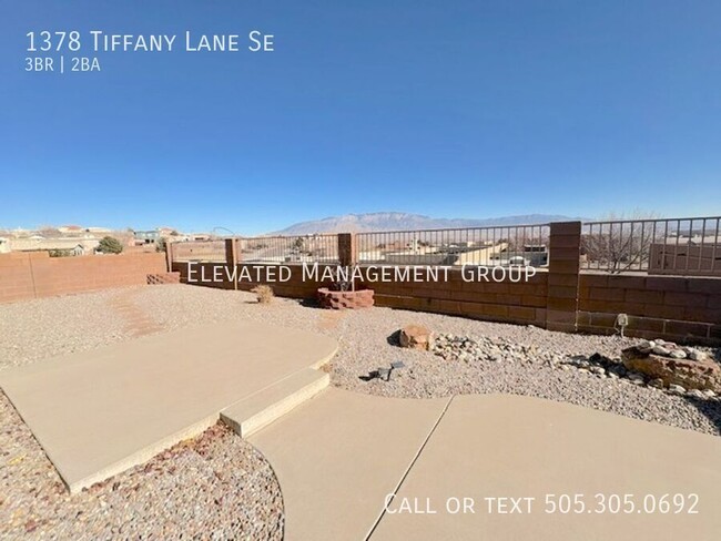 Building Photo - Immaculate 3 bedroom in Rio Rancho! Stunni...