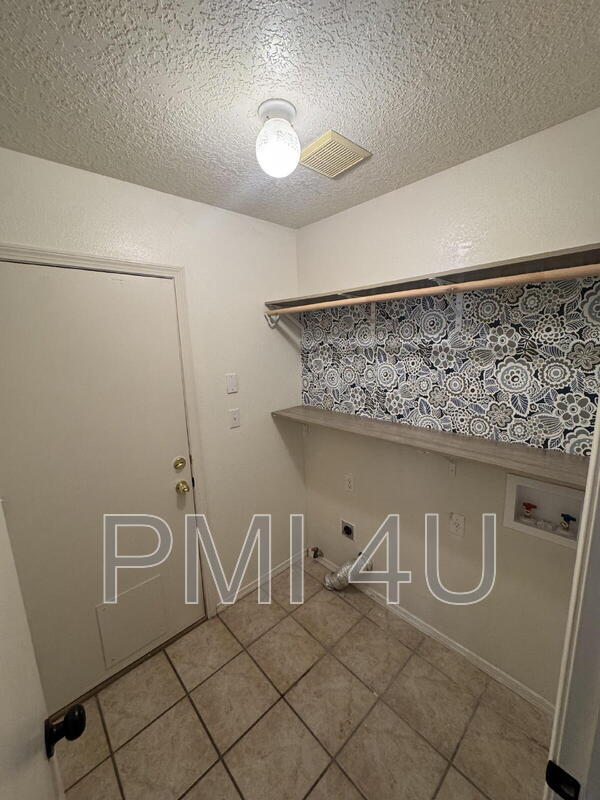 Building Photo - 10620 Rio Del Sole Ct NW