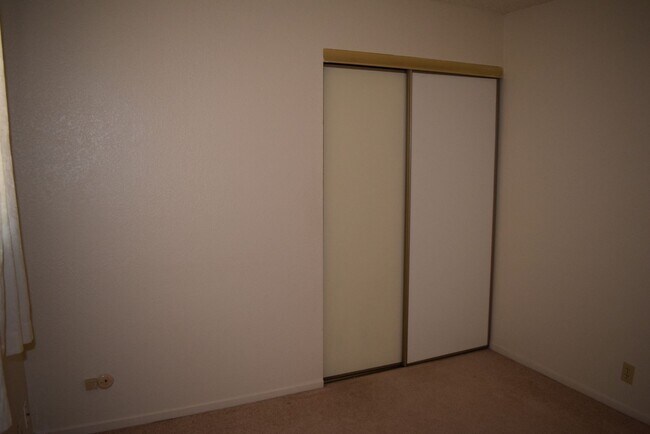 Building Photo - 6051 Roloff Way