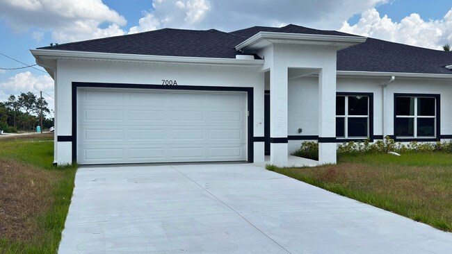 Building Photo - 702 Broadway Ave