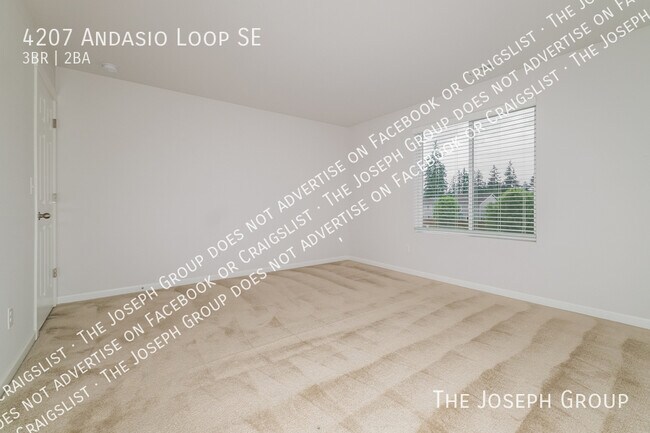Building Photo - 4207 Andasio Loop SE