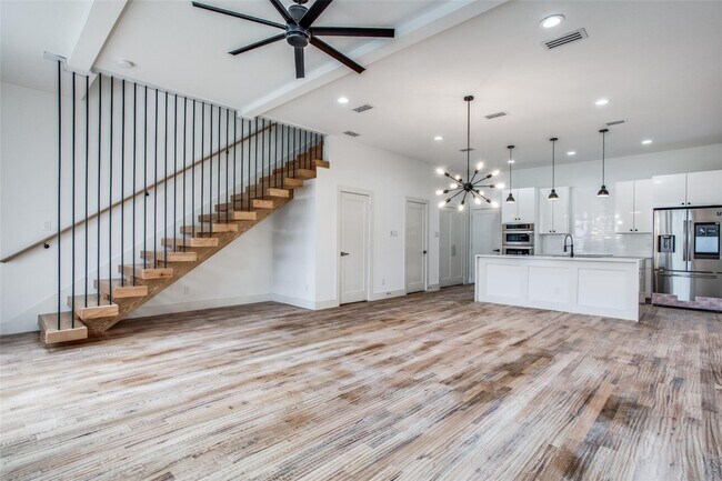 Building Photo - 10630 Greengarden Rd