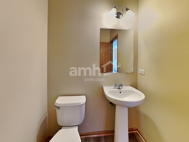 Building Photo - 39861 Waterloo Dr