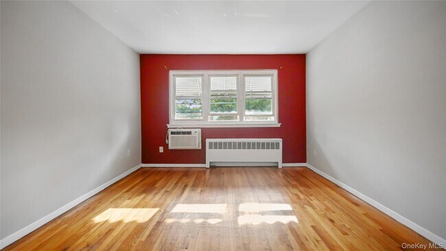 Building Photo - 3610 Baychester Ave