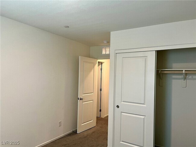Building Photo - 4862 Orchid Rdg Ave