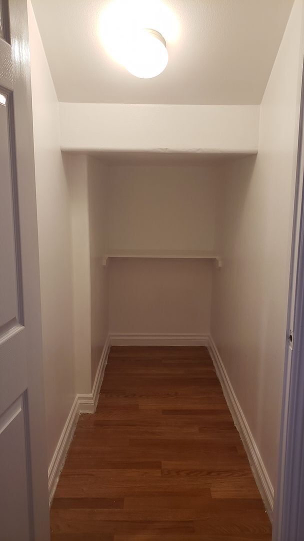 Building Photo - 40(718)