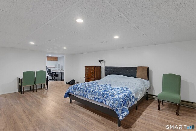 Building Photo - 44 Garden St