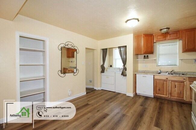 Building Photo - 2391 Placer St