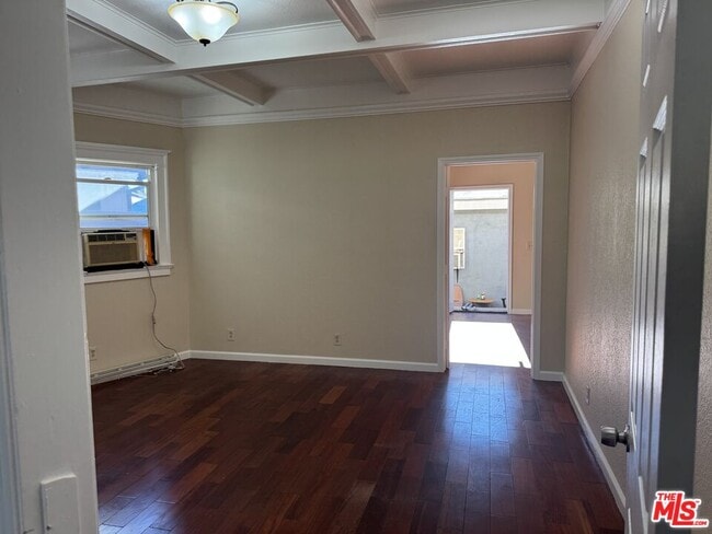 Building Photo - 2024 W 12th St