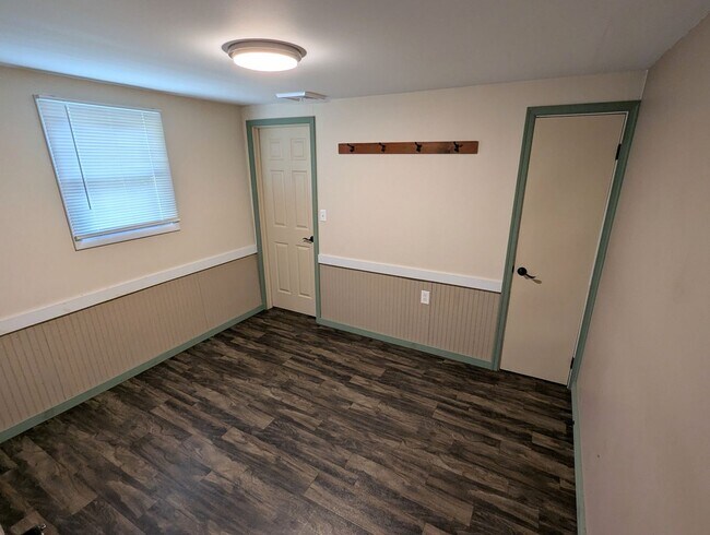 Building Photo - Riverfront Bungalow