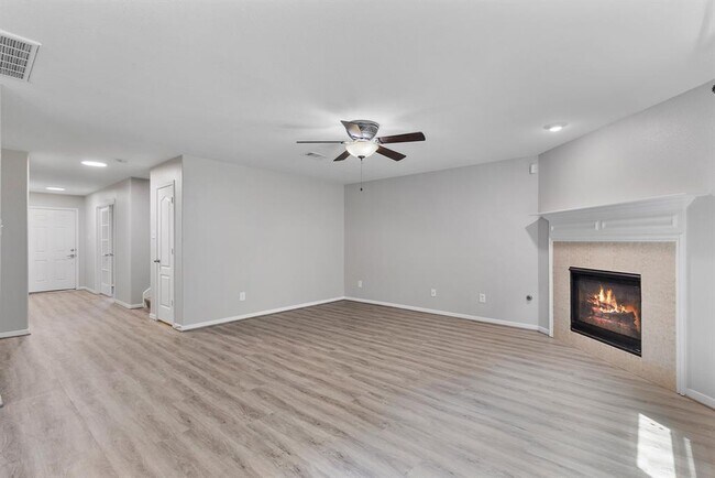 Building Photo - 2721 Sandberry Dr