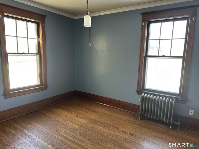 Building Photo - 184 S Main St