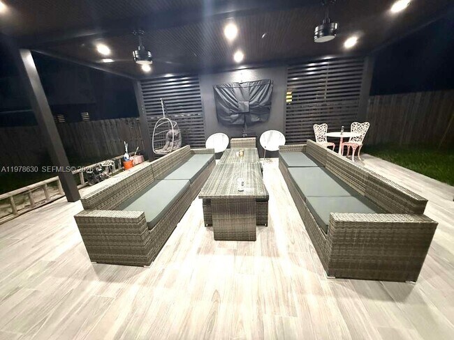 Building Photo - 25341 SW 117th Ave