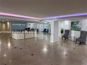 Building Photo - 800 Parkview Dr