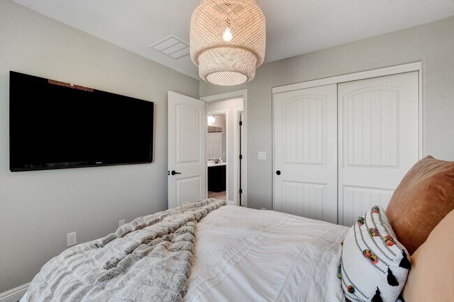 Building Photo - Providence Las Vegas 3 Bed and 3 Bath Home with Gated Community, Modern Upgrades & Resort-Style A...