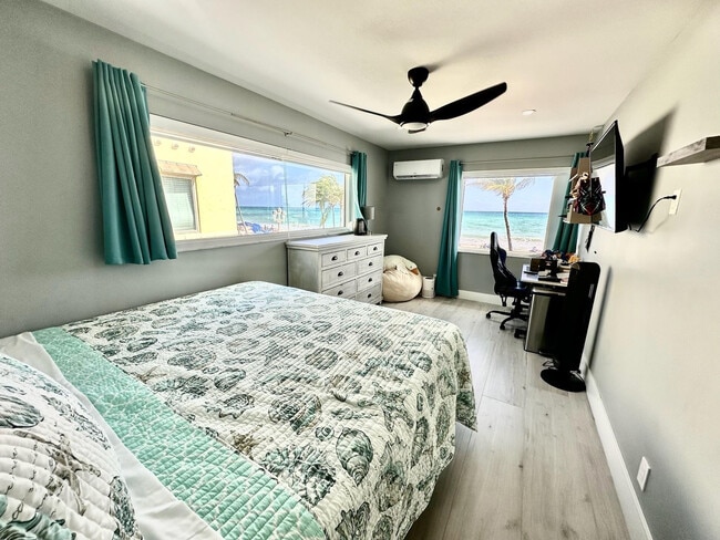 Building Photo - 2201 N Surf Rd