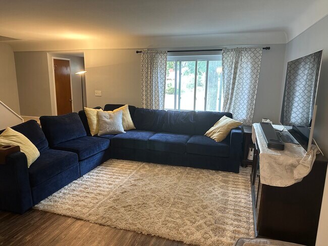 Building Photo - 9434 Sheralee Dr