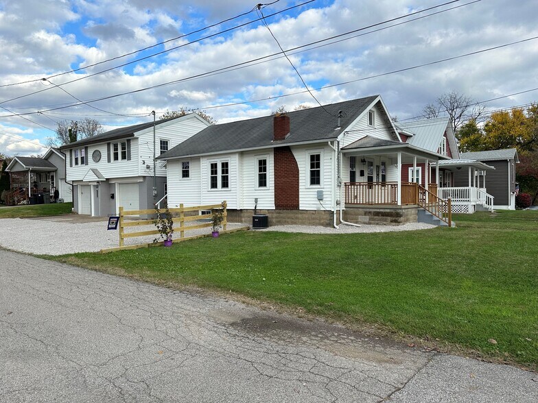 Building Photo - 2802 10th Ave