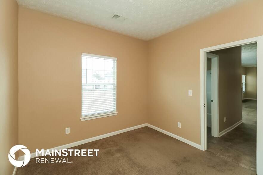 Building Photo - 6488 Snowden Dr