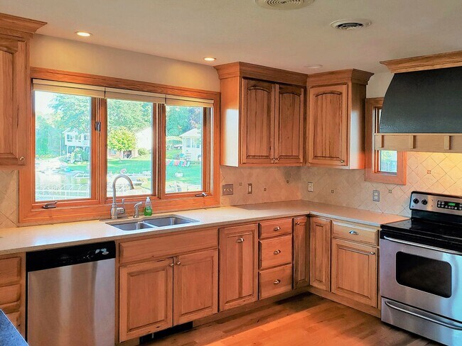 Building Photo - 6724 Rushmore Ct