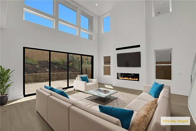 Building Photo - 168 Creation