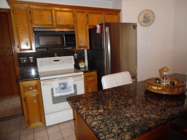 Building Photo - 2602 Ashley Dr