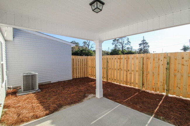 Building Photo - 428 Andover Dr
