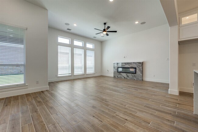 Building Photo - 6204 Mulberry Creek Ln