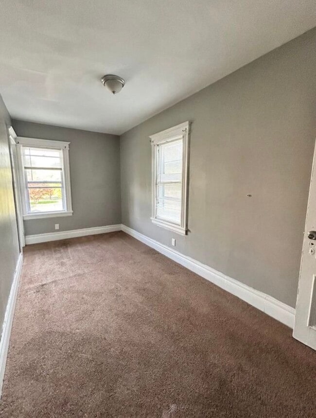 Building Photo - 1540 St Paul St