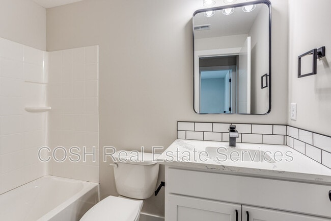 Building Photo - 8441 W 37th Ct N