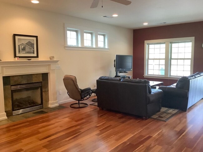 Building Photo - Three bedroom home near N. Mountain Nature Park. | Available April