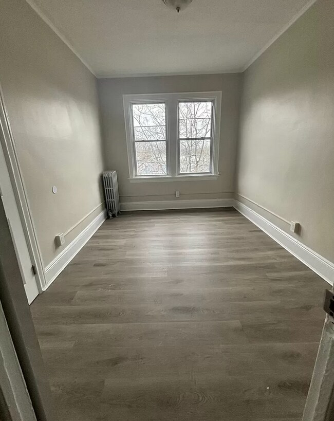 Building Photo - 190 1st St