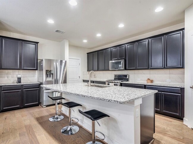 Building Photo - 7408 Merrick Ln