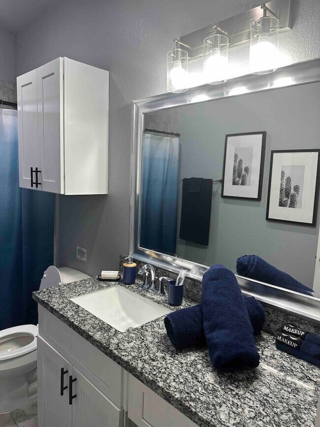 Building Photo - 7925 Brandon St