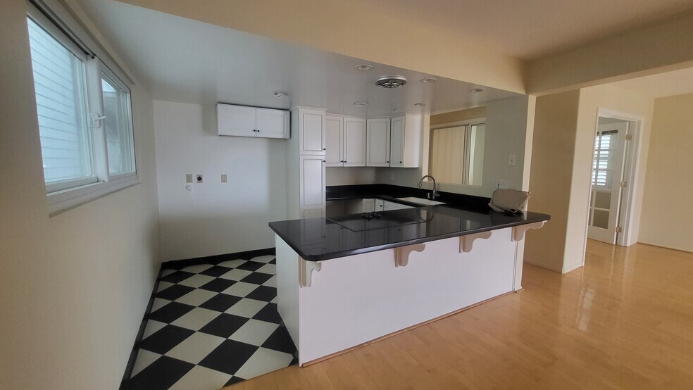 Building Photo - 120 12th St