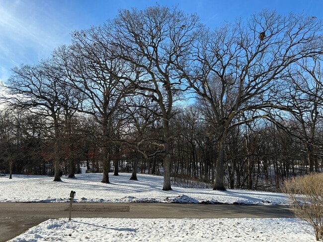 Building Photo - 807 Elm Ave