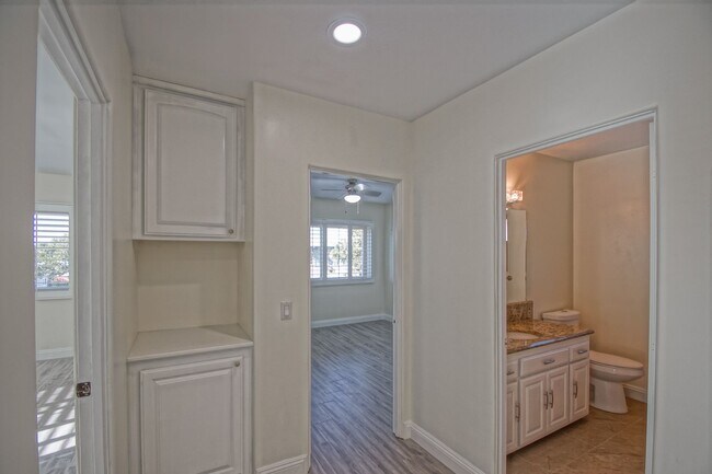 Building Photo - 301 35th St